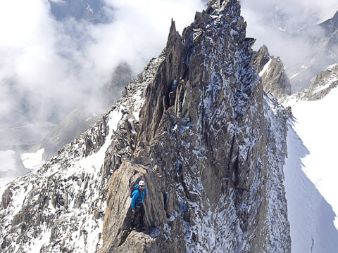 Alpinisme FRANCE Traversée des Aiguilles d'Entrèves (3600 m)