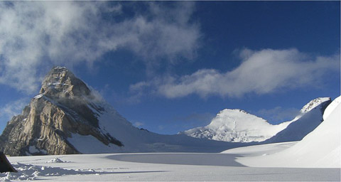 Alpinisme INDE Kun (7085 m)